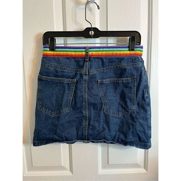 Forever 21 Denim Mini Skirt. Rainbow waistband accent. Size Medium - Picture 5 of 5